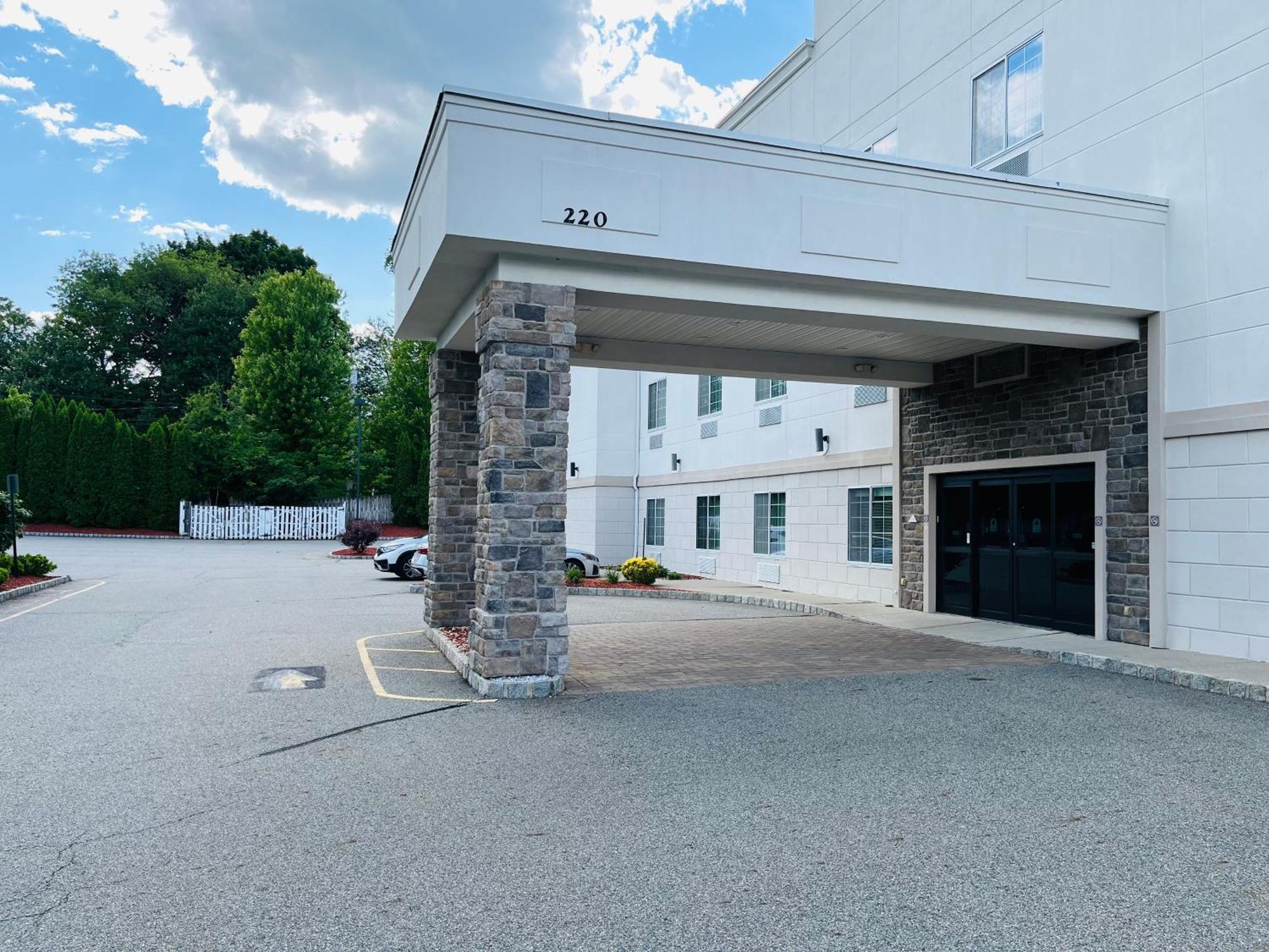 Tapa Hotel, Inn & Suites Mahwah Dış mekan fotoğraf