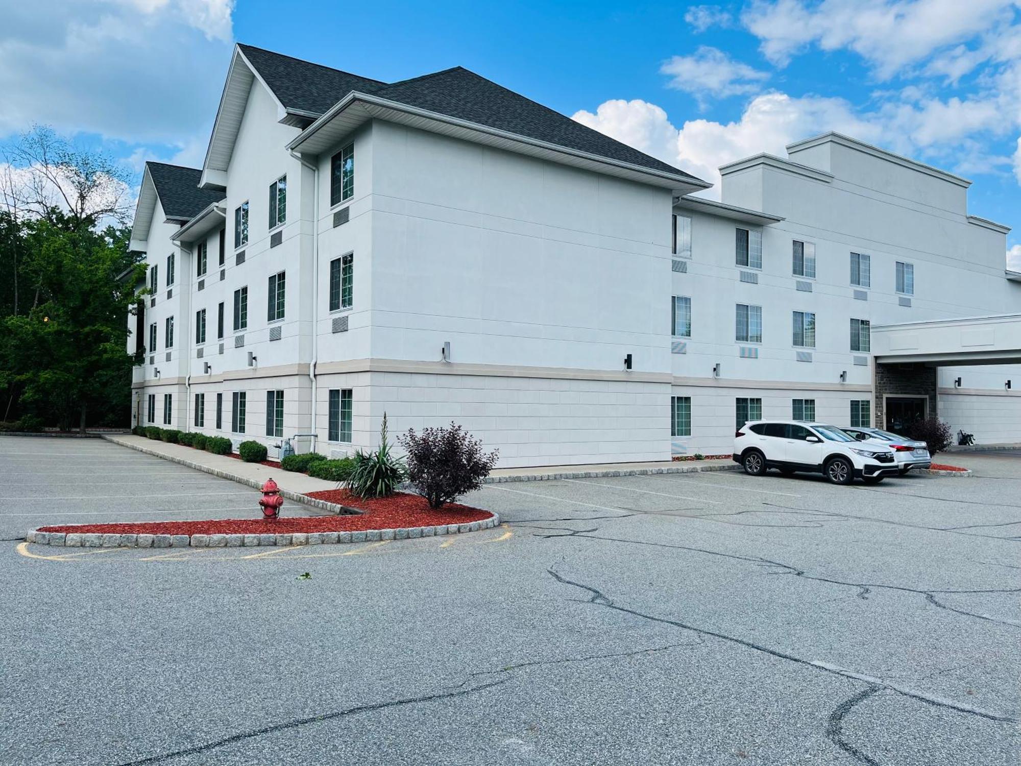 Tapa Hotel, Inn & Suites Mahwah Dış mekan fotoğraf