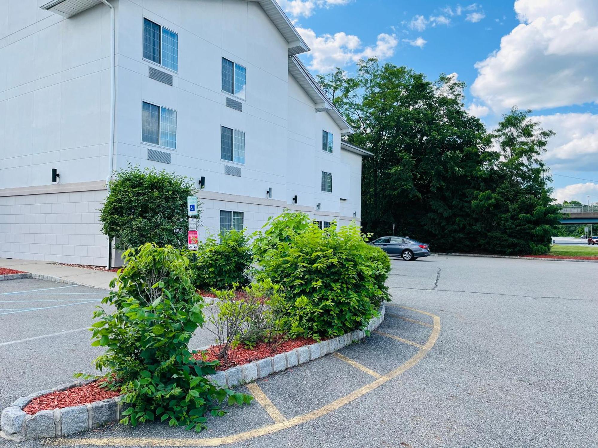 Tapa Hotel, Inn & Suites Mahwah Dış mekan fotoğraf